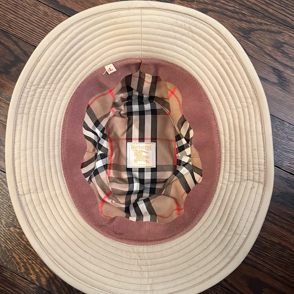 Burberry Bucket Hat - Picture 3 of 4